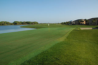 River Strand Golf Club